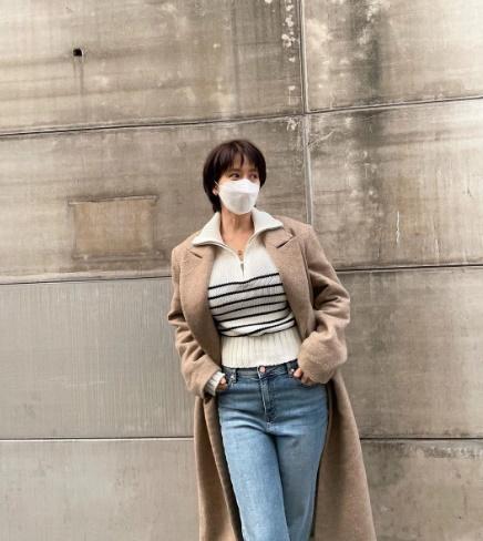 Mợ ngố Song Ji Hyo có vô vàn mẹo lão hóa ngược nhờ trang phục-5