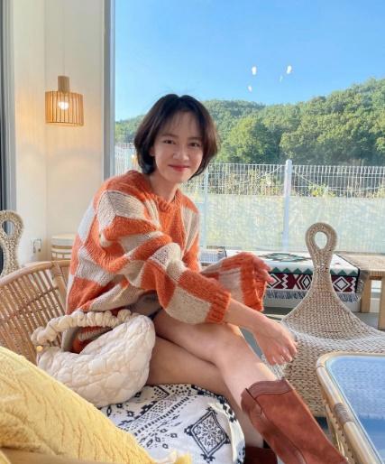 Mợ ngố Song Ji Hyo có vô vàn mẹo lão hóa ngược nhờ trang phục-6