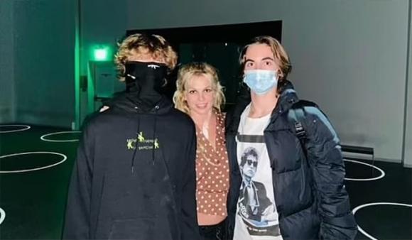 Britney Spears tuyên bố sẽ chết nếu không được gặp lại con trai-6