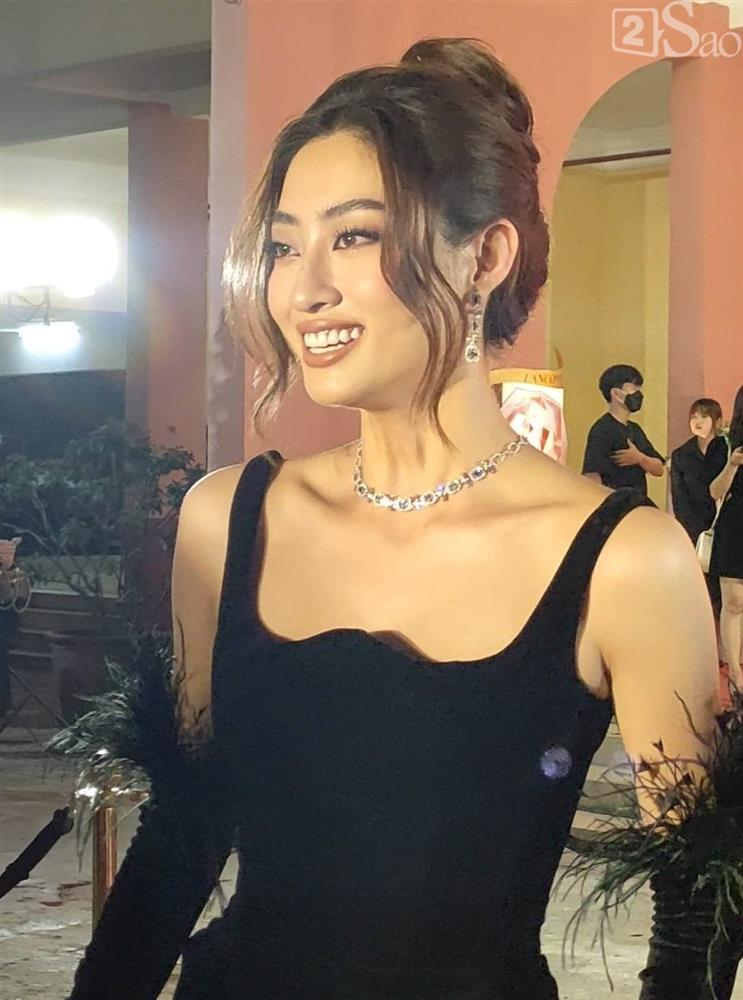 Ảnh bị tag để lộ nhan sắc thật Lương Thùy Linh-6