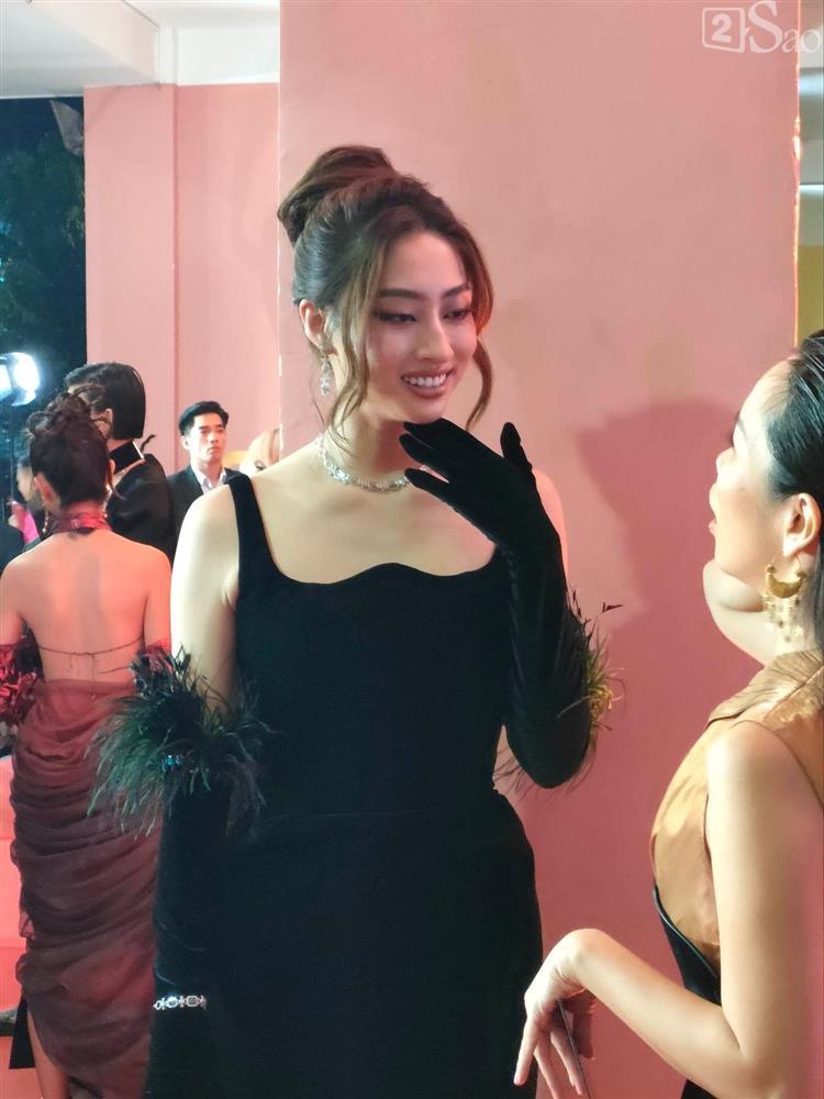 Ảnh bị tag để lộ nhan sắc thật Lương Thùy Linh-13