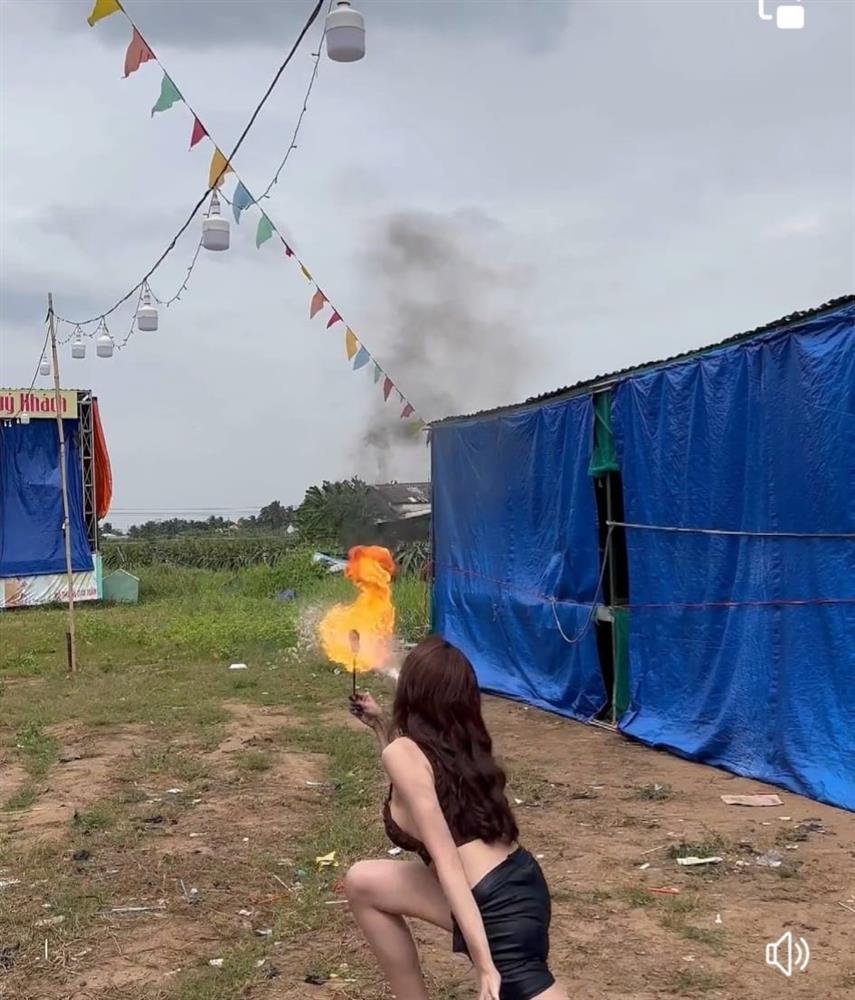 Lương Mỹ Kỳ sẽ thổi lửa tại Miss International Queen 2023?-2