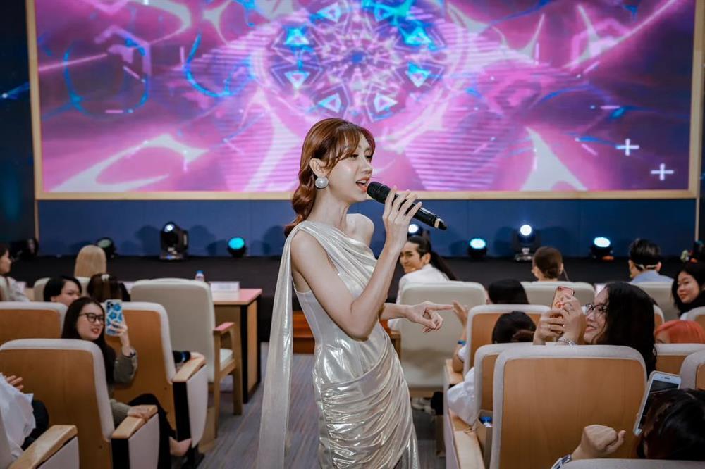 Lynk Lee nói về chiếc mũi nâng bị chê, sửa gì trong 8 lần phẫu thuật-6