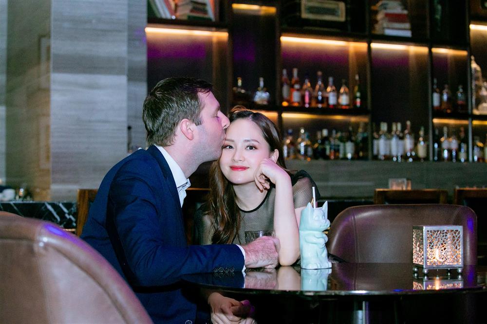 Phản ứng chồng Tây khi Lan Phương khoe ảnh ôm nam đồng nghiệp-4