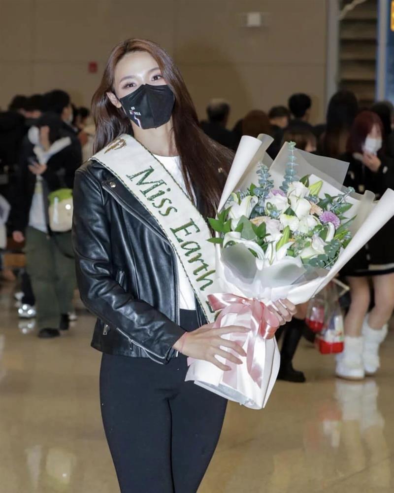 Miss Earth 2022 về nước: Hiếm người đón, vương miện như đồ chơi-4