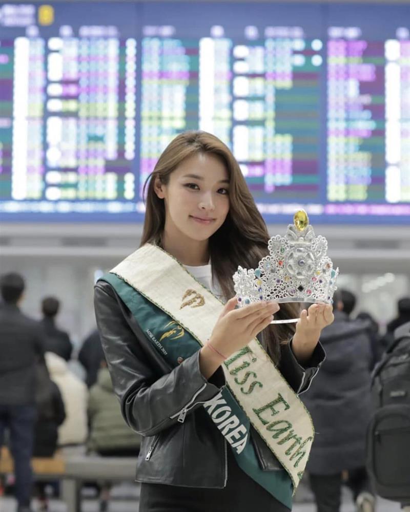 Miss Earth 2022 về nước: Hiếm người đón, vương miện như đồ chơi-7