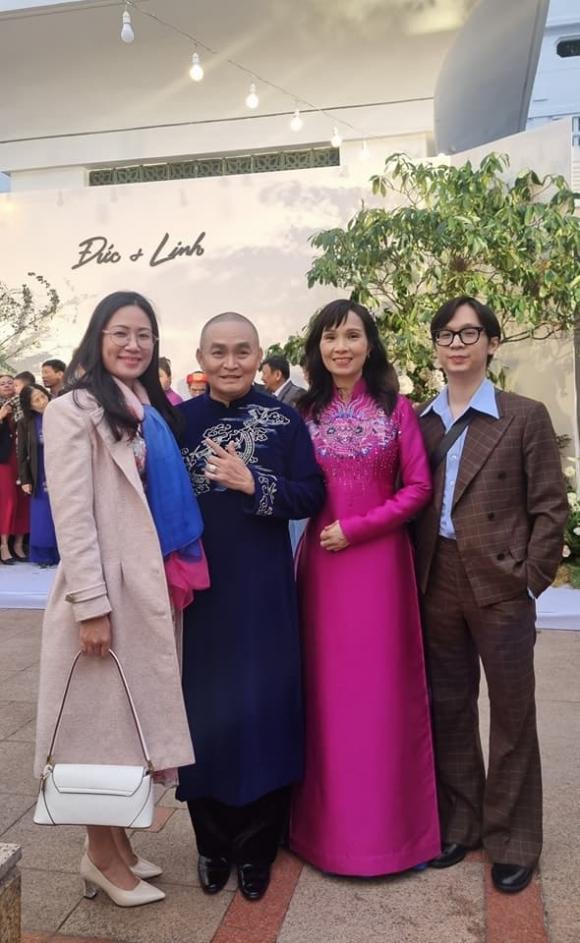 Xuân Hinh và bà xã diện áo dài đón khách trong ngày cưới con gái-2