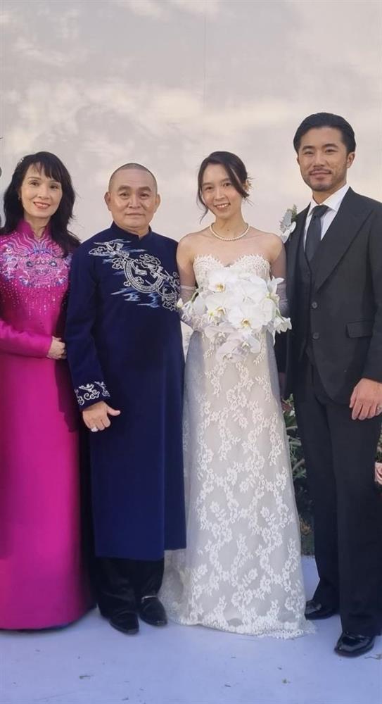 Xuân Hinh và bà xã diện áo dài đón khách trong ngày cưới con gái-3