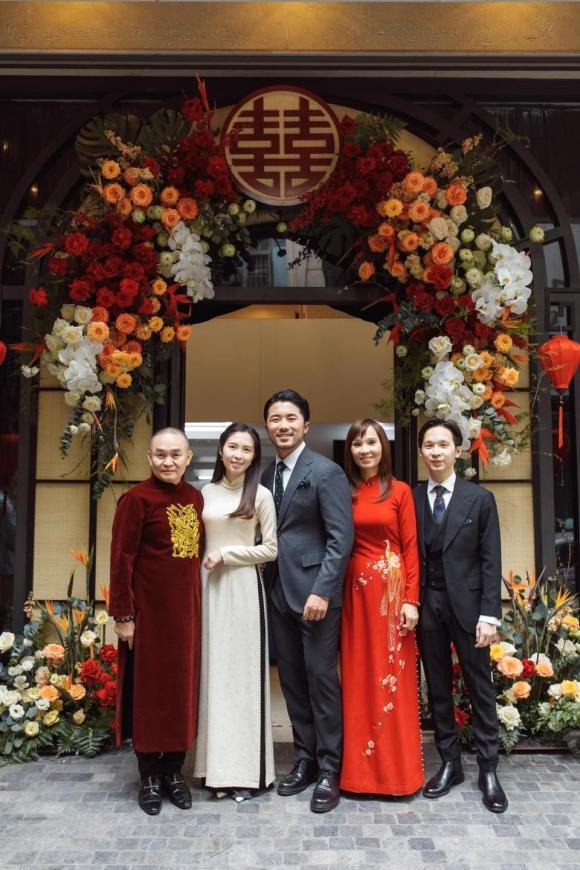 Xuân Hinh và bà xã diện áo dài đón khách trong ngày cưới con gái-5
