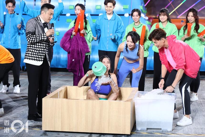 Tiết mục kêu gọi từ thiện của TVB bị chỉ trích phản cảm-4