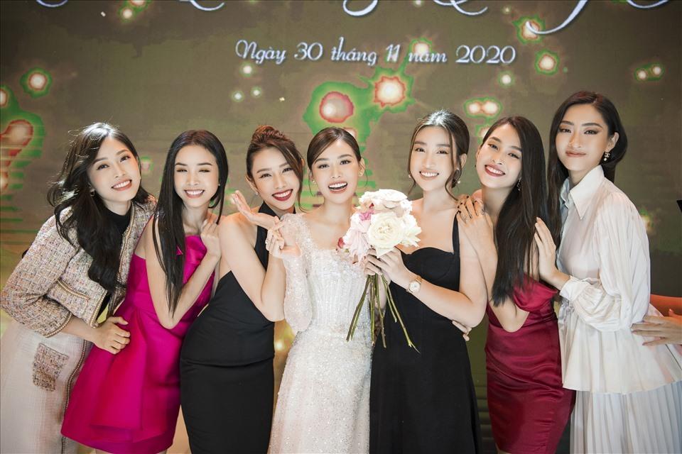 Tiểu Vy ghi điểm tinh tế tại đám cưới Á hậu Thùy Dung-14