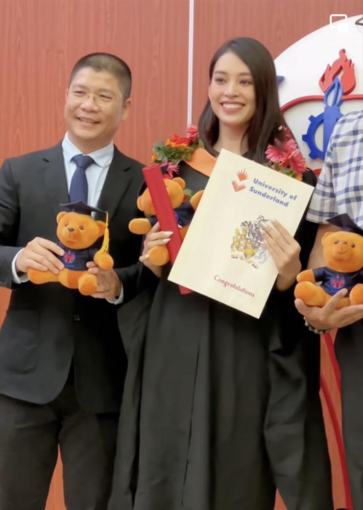 Tiểu Vy ghi điểm tinh tế tại đám cưới Á hậu Thùy Dung-4