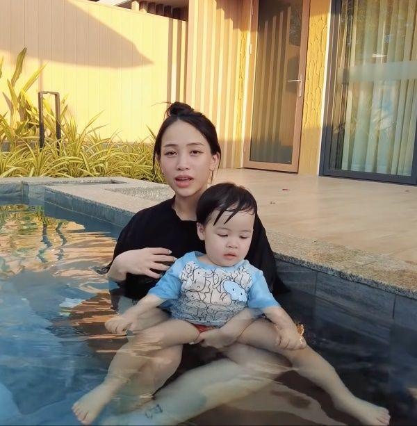 Mặt mộc ái nữ đại gia Minh Nhựa hậu dao kéo như Tây-5