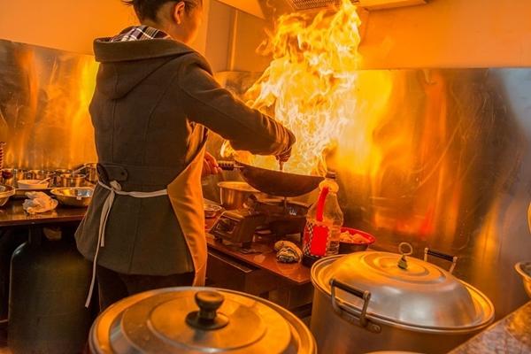 Dân mạng nhất loạt đăng bài hỗ trợ chỗ ở cho nạn nhân vụ cháy chung cư mini-3