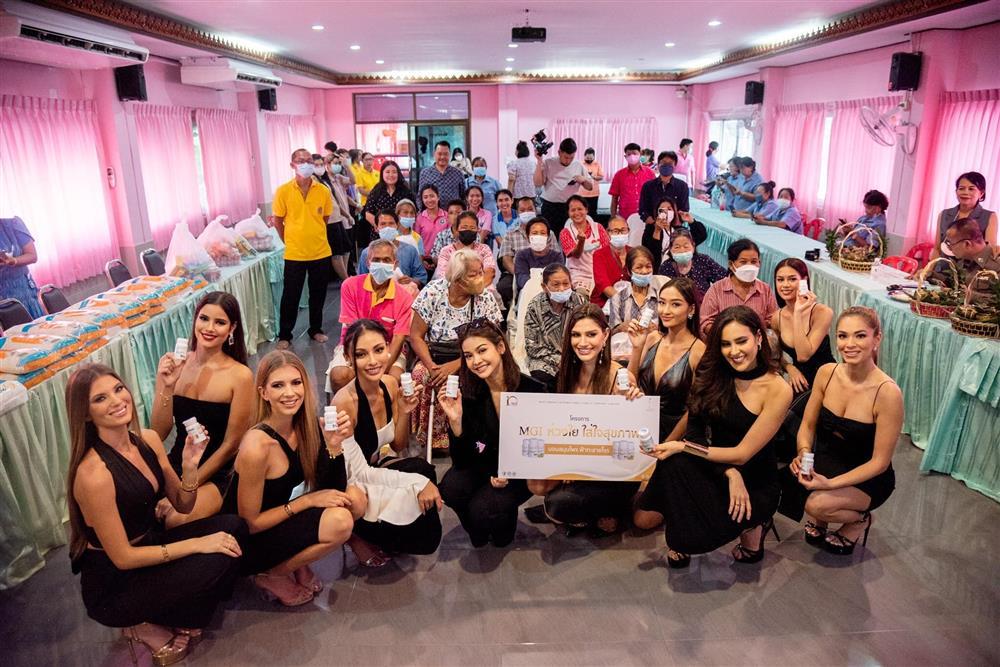 Top 10 Miss Grand bị phản ứng vì đeo tiền, đồ ăn nhảy múa phản cảm-6