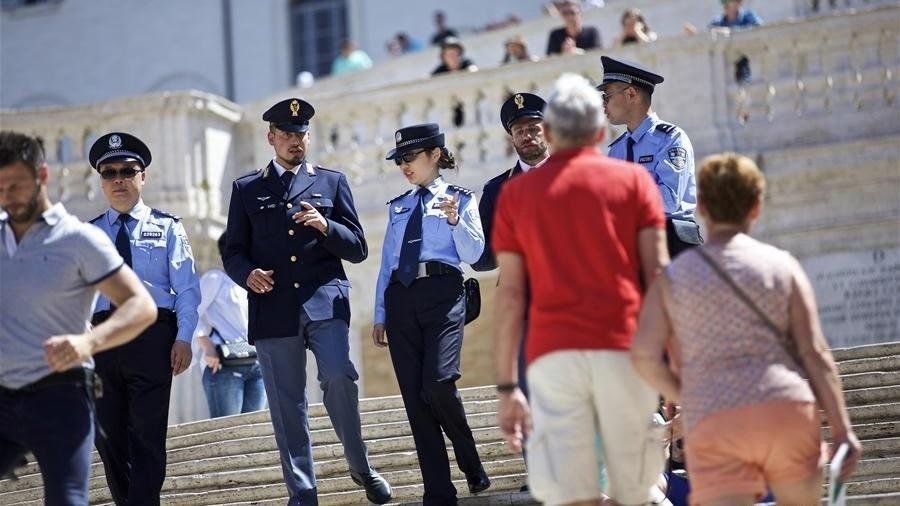 Quốc gia châu Âu có nhiều đồn cảnh sát Trung Quốc nhất-1