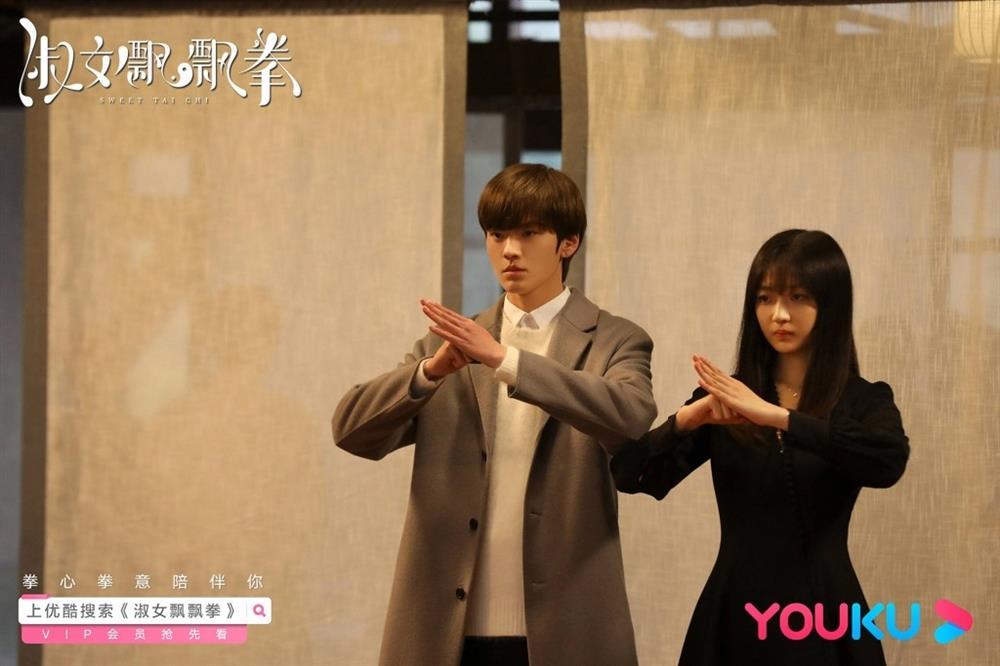 Tôn Thiên hot hơn cả Triệu Lệ Dĩnh trong Gió Thổi Bán Hạ là ai?-6