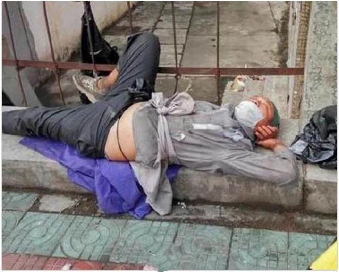 Xuất thân giàu có, sao nhí sau thành người vô gia cư, phải bới rác ăn-2