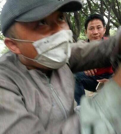 Xuất thân giàu có, sao nhí sau thành người vô gia cư, phải bới rác ăn-4