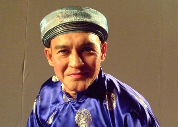 Nam danh hài lừng lẫy tụt dốc vì biến cố, bán bánh bèo bươn chải-2