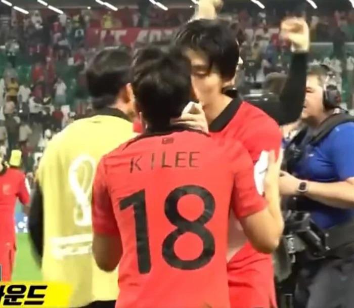 Clip khóa môi 3 triệu view của 2 cầu thủ Hàn Quốc tại World Cup-4
