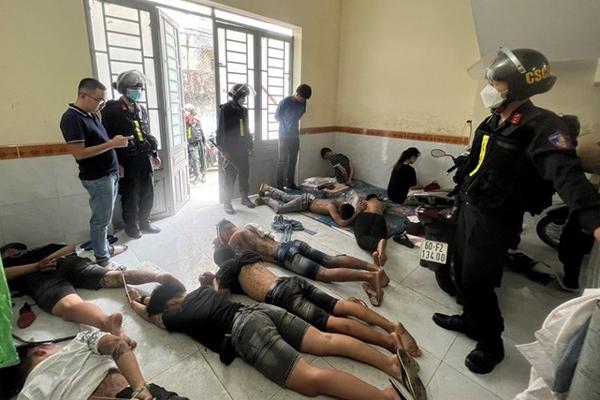 Nhiều cô gái bị giam lỏng, bóc lột tình dục, bán sang tay-3