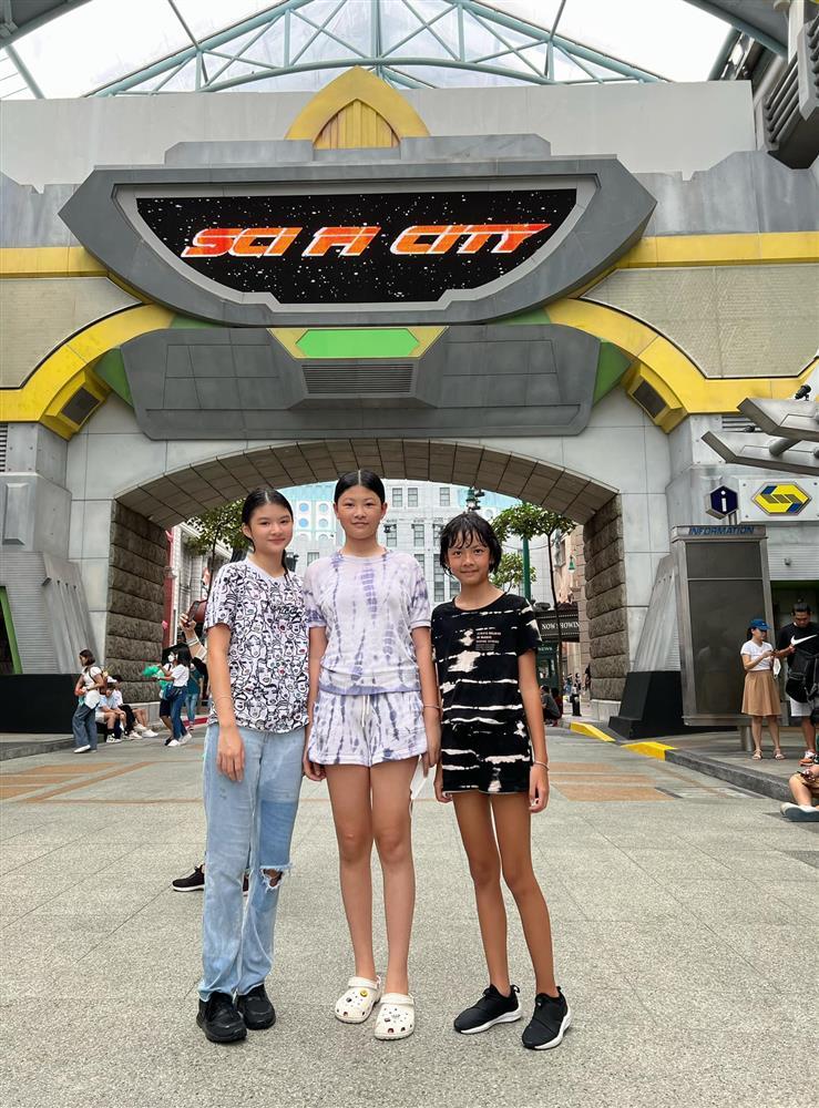 Con gái Bình Minh chân phương ngỡ ngàng khi đi sự kiện cùng mẹ-10