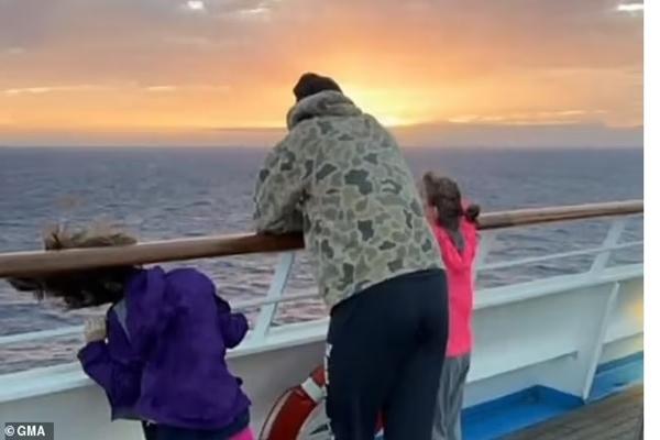 Bức ảnh ngoạn mục nơi tuyết, cát, sóng biển gặp gỡ gây sốt-3