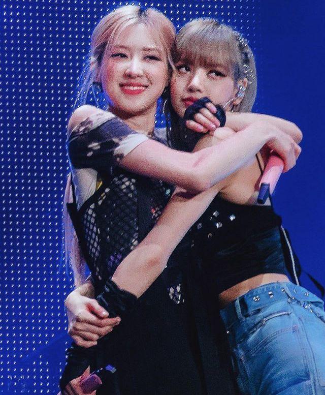 Lisa và Rosé sức khỏe đi xuống thấy rõ khi chạy tour-2