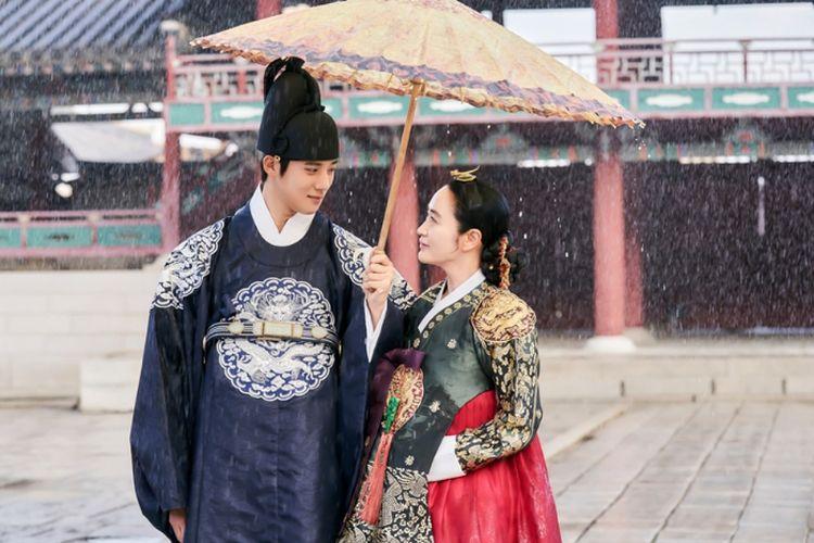 Nam chính Dưới Bóng Trung Điện hẹn hò máy bay Han So Hee?-3