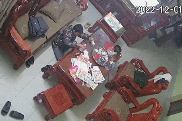 Xót xa bé gái bị bỏ rơi giữa tiết trời 15 độ, kèm lời nhắn vô tâm-3