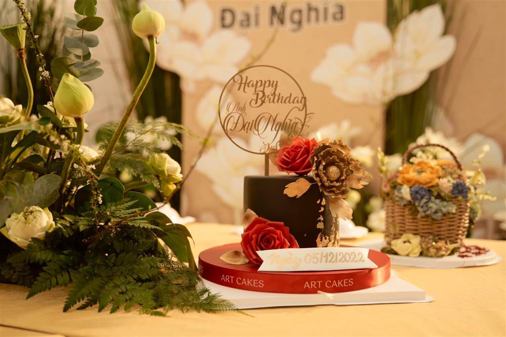 Choáng ngợp tiệc sinh nhật Đại Nghĩa với 500 bông sen trắng-12