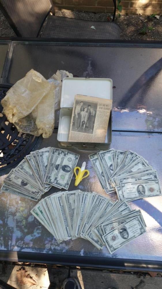 Hy hữu: Cặp vợ chồng tìm thấy vali tiền gần 1 tỷ khi đang sửa nhà-5