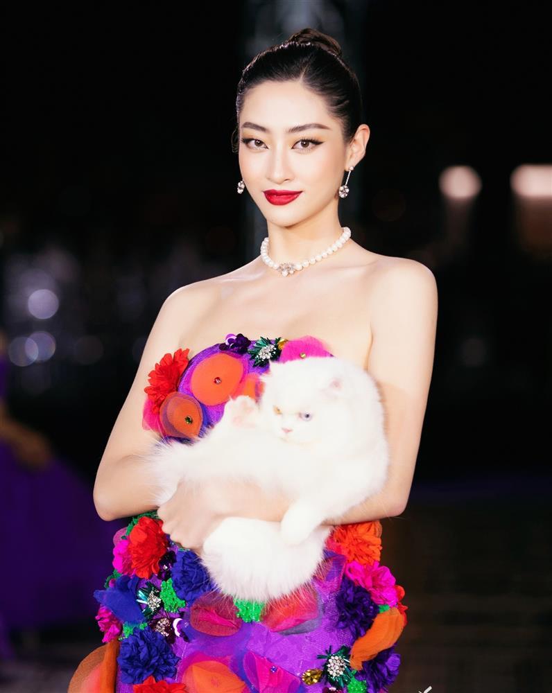 Hoang mang Lương Thùy Linh cao 1m80, Bảo Ngọc cao 1m86-5