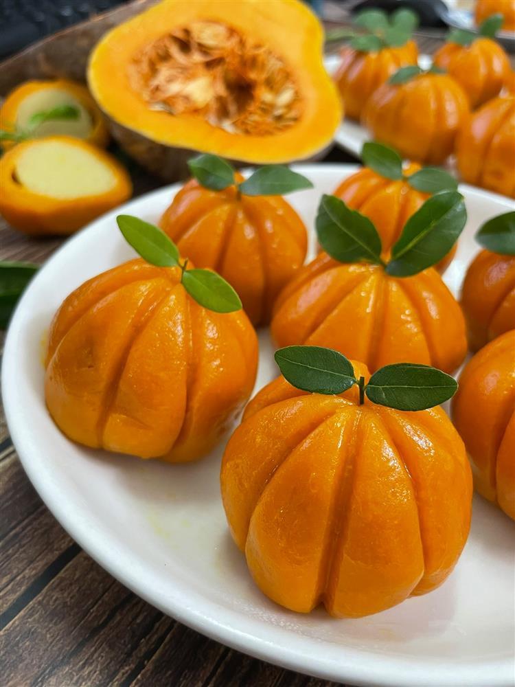 Mùa đông làm bánh bí đỏ nhân dừa đậu xanh thơm ngon cực cuốn-3