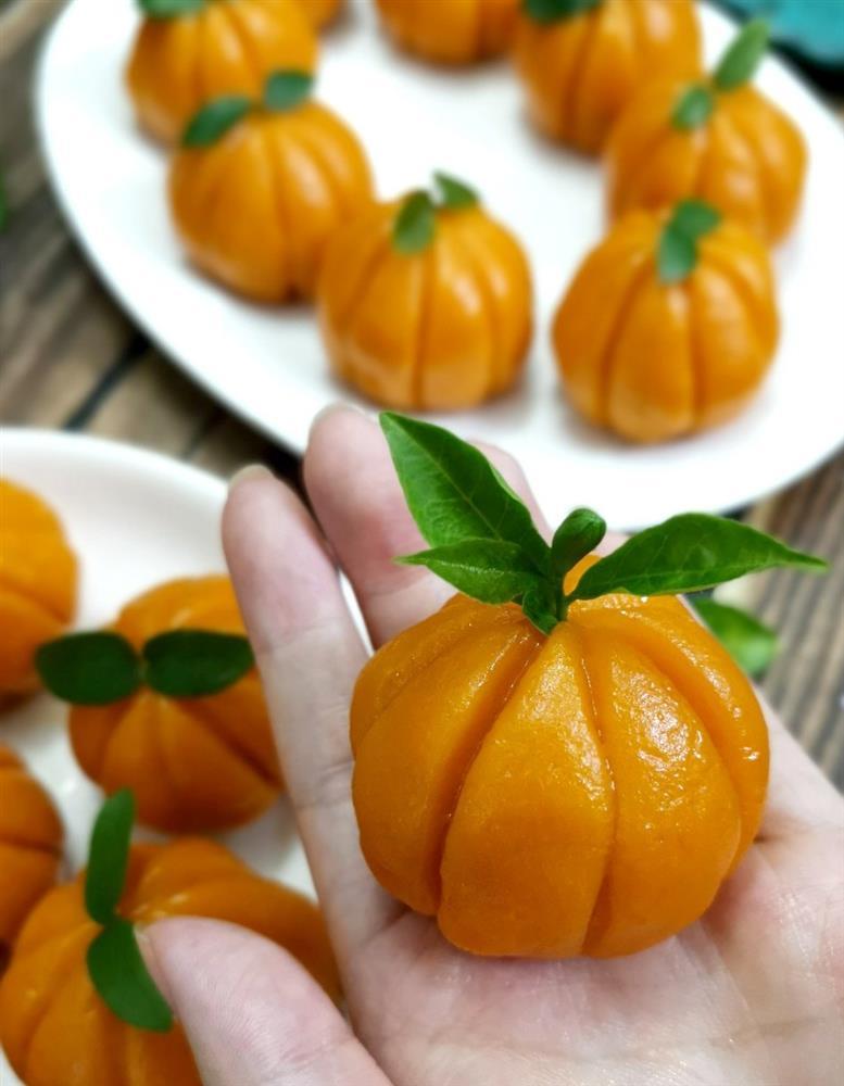 Mùa đông làm bánh bí đỏ nhân dừa đậu xanh thơm ngon cực cuốn-4