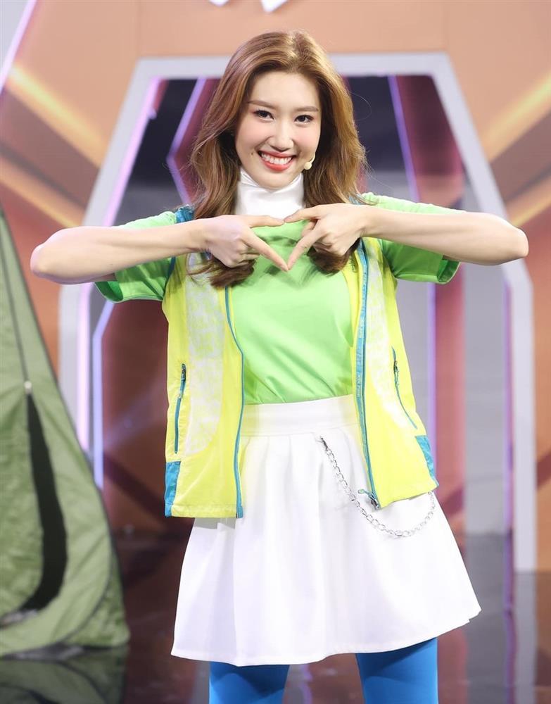 Thúy Ngân tái xuất sau khi bị bỏng nặng ở cổ: Làn da ra sao?-3