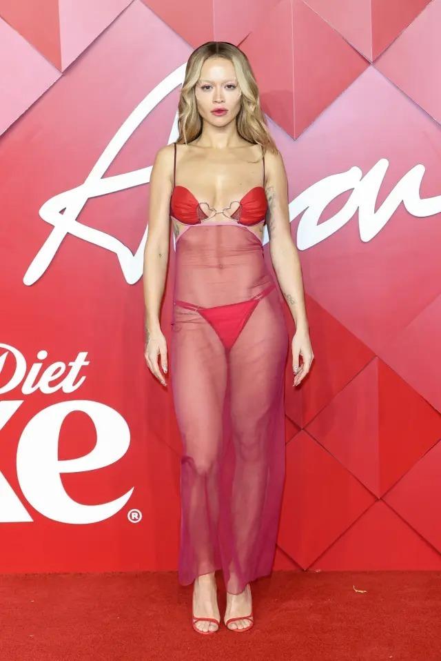 Vóc dáng ngày càng nóng bỏng của Rita Ora-1