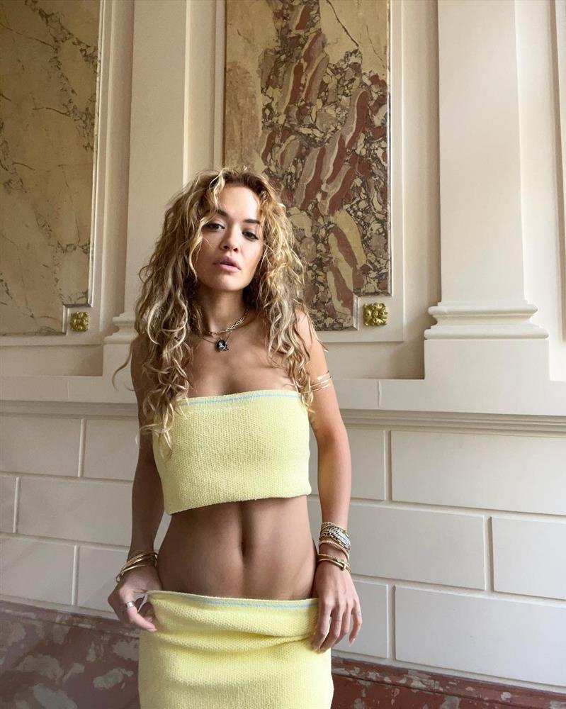 Vóc dáng ngày càng nóng bỏng của Rita Ora-6