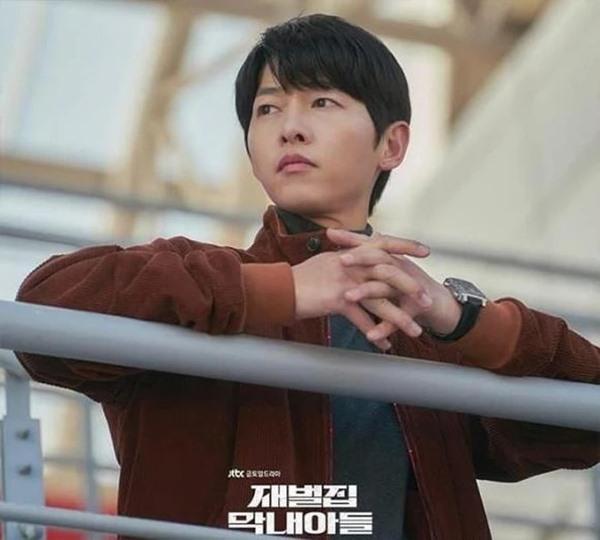 Cậu Út Nhà Tài Phiệt đang thừa thắng xông lên nhưng diễn xuất của Song Joong Ki lại gây tranh cãi-1