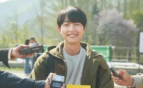 Cậu Út Nhà Tài Phiệt đang thừa thắng xông lên nhưng diễn xuất của Song Joong Ki lại gây tranh cãi-4