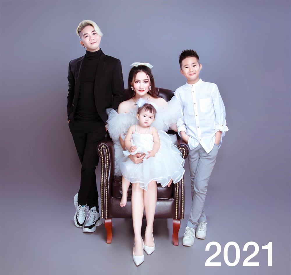 Khánh Đơn mừng sinh nhật con gái chung với Lương Bích Hữu-4