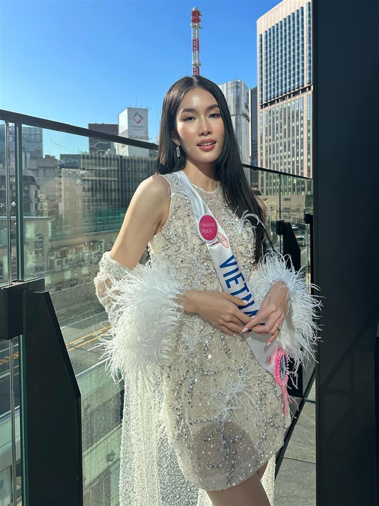 Sau tiếng Nhật, Phương Anh bắn tiếng Pháp tại Miss International-5