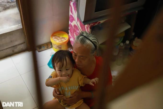 Cụ bà trong video của Nờ Ô Nô: Tôi sợ không dám ra đường-4