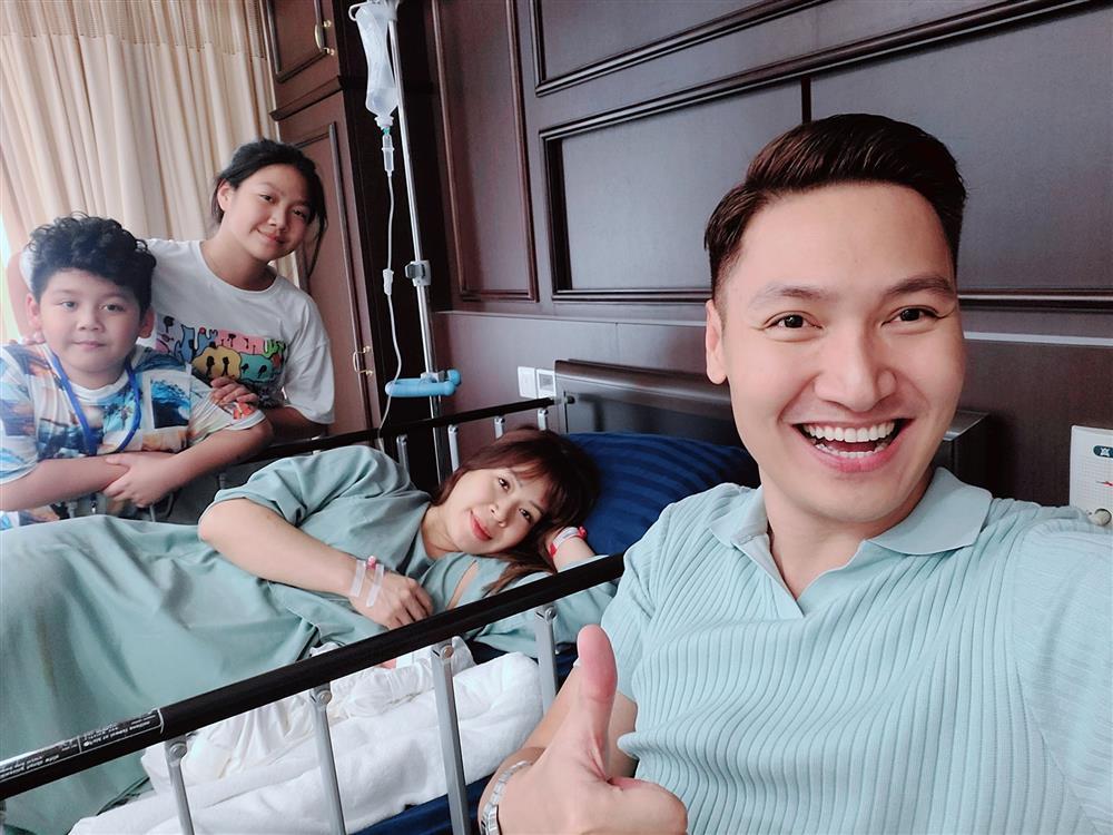 Diễn viên Mạnh Trường khoe cận mặt quý tử sơ sinh-3