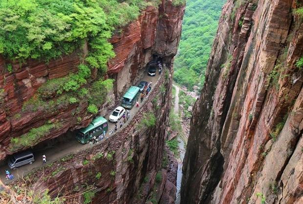 Câu đố: Con gì không mắt, không tai, có đầu có đuôi, ai ai cũng nhờ?-2