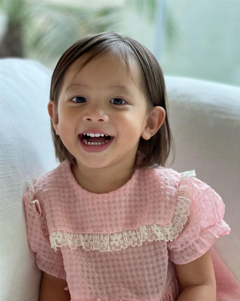 Hồ Ngọc Hà bồng bế Subeo, cậu út Leon gato ra mặt-8