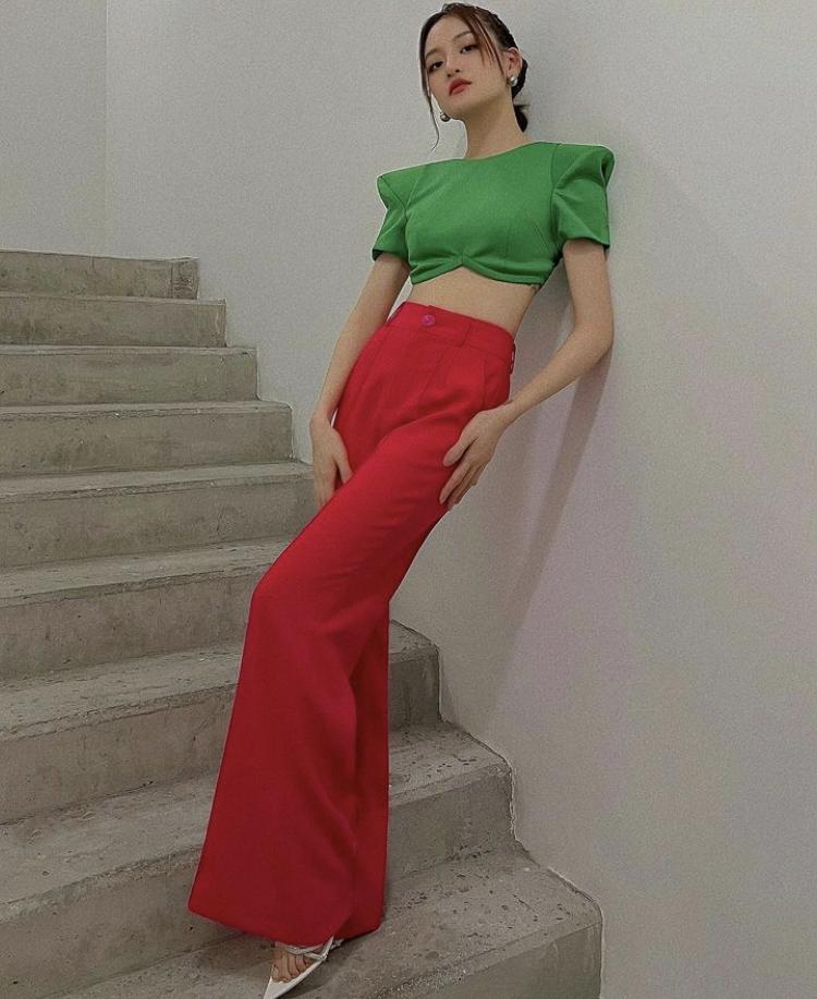 Mix đồ Giáng sinh với sắc đỏ gợi cảm như Chi Pu, Phương Khánh-3