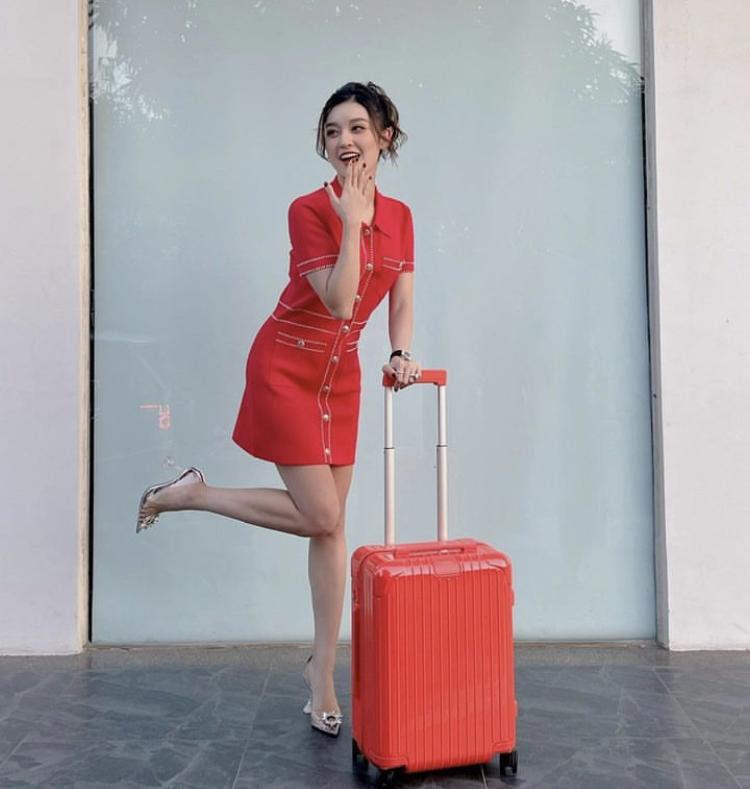 Mix đồ Giáng sinh với sắc đỏ gợi cảm như Chi Pu, Phương Khánh-6