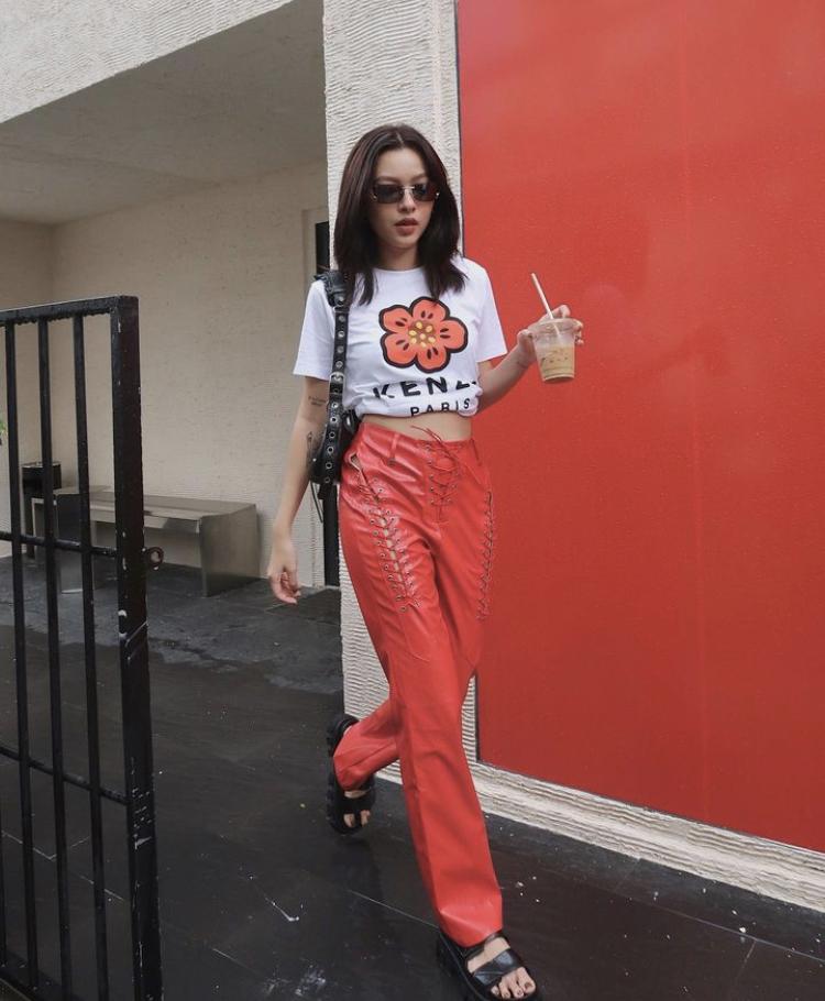 Mix đồ Giáng sinh với sắc đỏ gợi cảm như Chi Pu, Phương Khánh-2